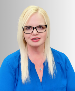 Photo of Iris Dobbins