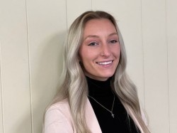 Photo of Alexis Barnes