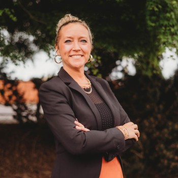 Photo of April McMullin